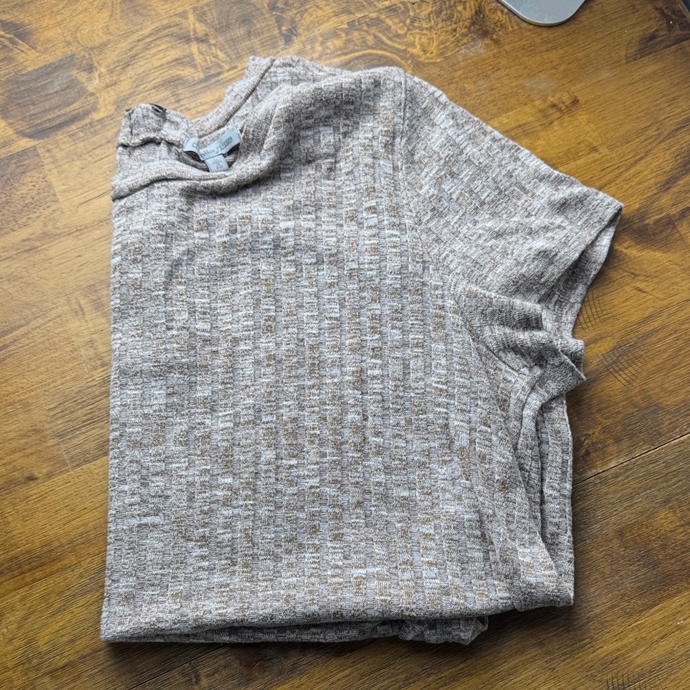 Charlotte Russe Women's Tan Crewneck Top